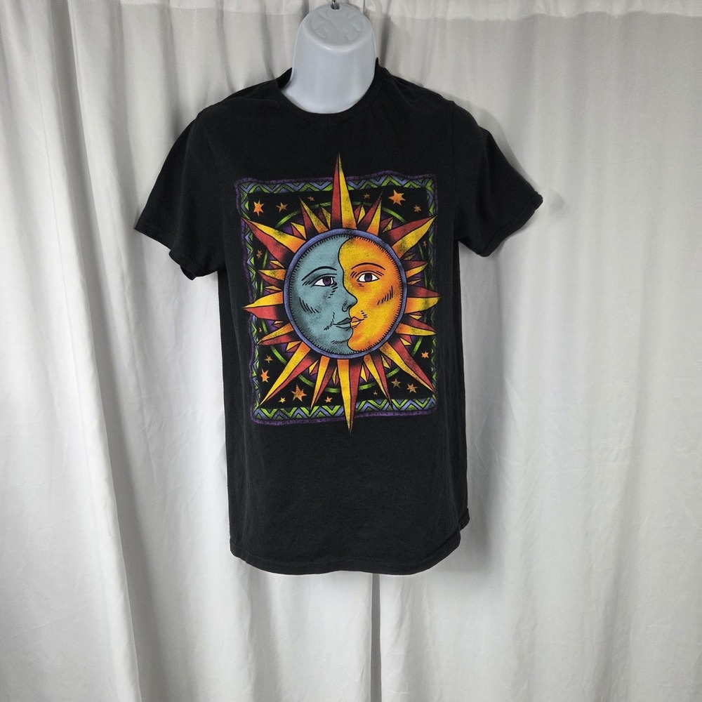 Mad Engine Shirt Mens Small Black Sun Moon Celestial Astrology Graphic Tee Top